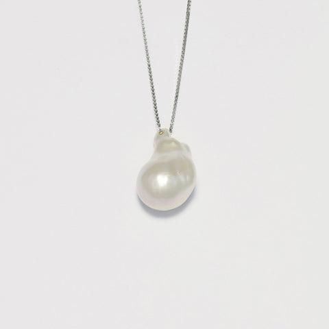 B. Pearl 51039, Silver Box Chain.